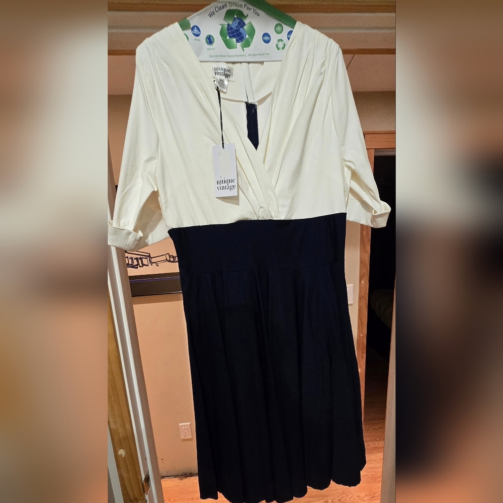 Universal Vintage NWT Half sleeve 3X dress Navy White